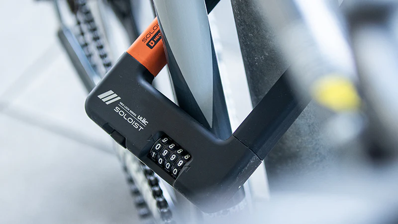 Смотреть видеообзор Велосипедный замок Ulac Soloist Combo Si Steel U Lock Black